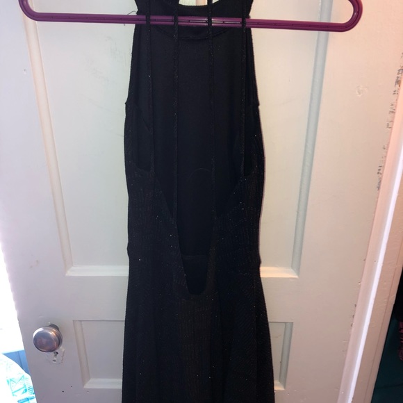Short sparkly black dress with open back ! - Picture 4 of 6